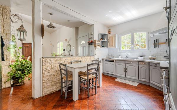 Maison à vendre    4 pièces •  Aigues-Vives