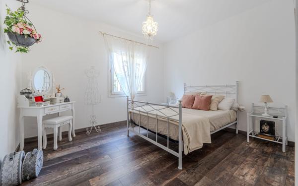 Maison à vendre    4 pièces •  Aigues-Vives