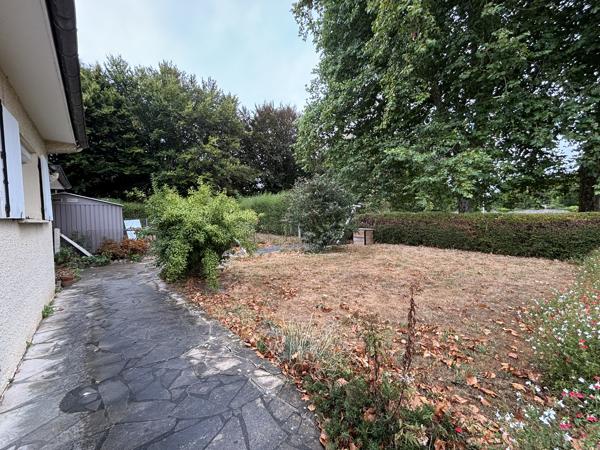 BAYEUX – Pavillon 3 chambres avec garage et jardin
