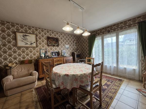 BAYEUX – Pavillon 3 chambres avec garage et jardin