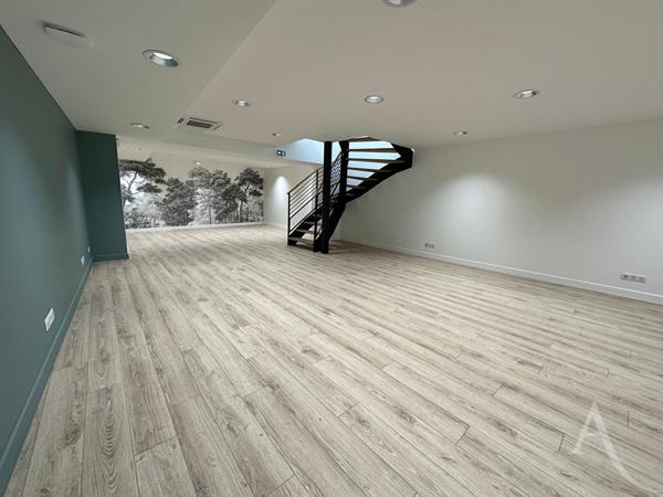 Immeuble de 296m² refait entièrement au coeur de Mantes la jolie