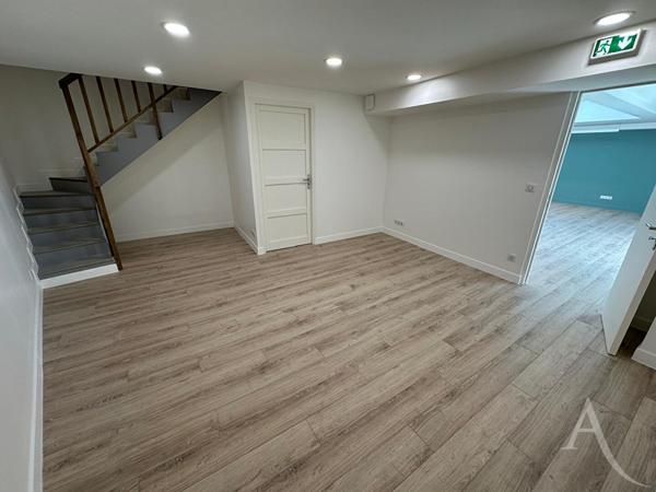 Immeuble de 296m² refait entièrement au coeur de Mantes la jolie