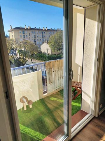 Superbe T3 entièrement rénové avec garage, cave et balcons