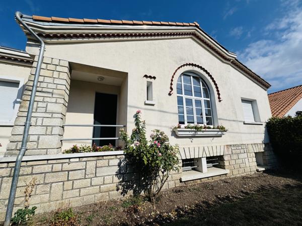 Maison
                                                                                                                                                                                                                                                                                                                        8 pièce(s)                                                                                                                                                                                                          5 chambre(s)                                                                                                                                                                                                          204  m²