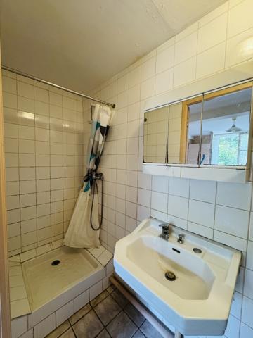 Maison
                                                                                                                                                                                                                                                                                                                        8 pièce(s)                                                                                                                                                                                                          5 chambre(s)                                                                                                                                                                                                          204  m²