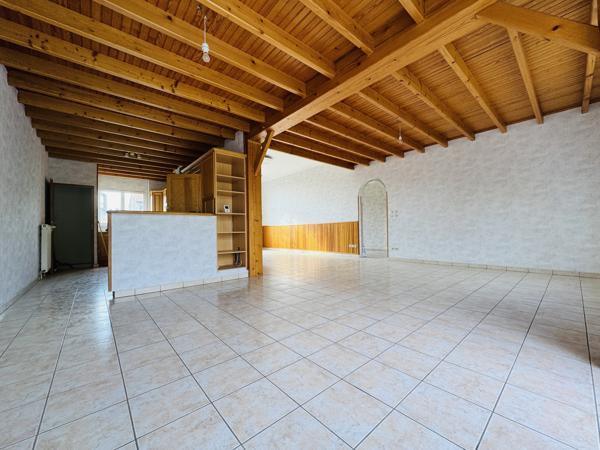 Maison
                                                                                                                                                                                                                                                                                                                        8 pièce(s)                                                                                                                                                                                                          5 chambre(s)                                                                                                                                                                                                          204  m²