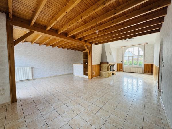 Maison
                                                                                                                                                                                                                                                                                                                        8 pièce(s)                                                                                                                                                                                                          5 chambre(s)                                                                                                                                                                                                          204  m²