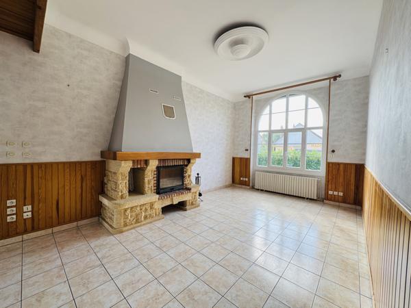 Maison
                                                                                                                                                                                                                                                                                                                        8 pièce(s)                                                                                                                                                                                                          5 chambre(s)                                                                                                                                                                                                          204  m²