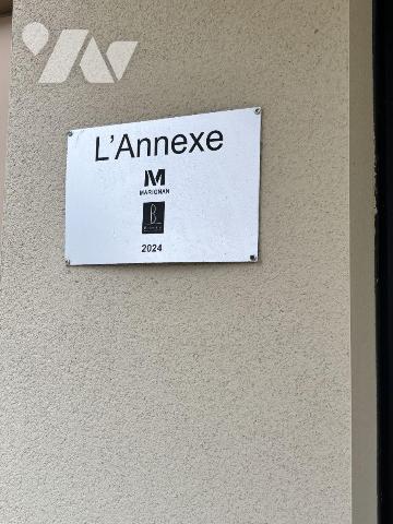 FOUGERES, Forum de la Gare, Appartement T3 neuf avec balcon et parking.
Il comprend entrée ave...