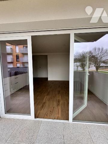 FOUGERES, Forum de la Gare, Appartement T3 neuf avec balcon et parking.
Il comprend entrée ave...