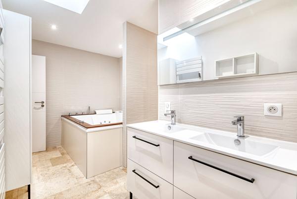 Maison de charme - ANGERS - 8 pièces 231 m² -