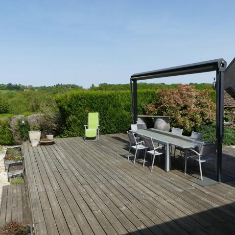 Maison rénovée 5 chambres, piscine chauffée, sur 3500m2.