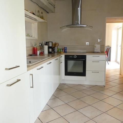 Maison rénovée 5 chambres, piscine chauffée, sur 3500m2.