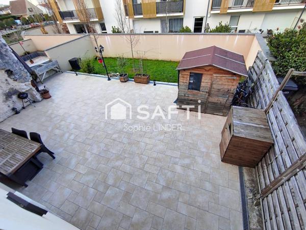 A Peltre maison de 135 m2 au cœur du village, 3 chambres, jardin, entièrement rénovée, atypique et charme