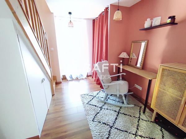 A Peltre maison de 135 m2 au cœur du village, 3 chambres, jardin, entièrement rénovée, atypique et charme