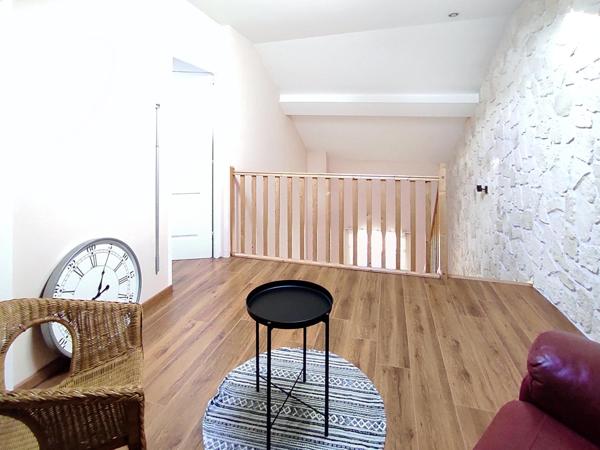 A Peltre maison de 135 m2 au cœur du village, 3 chambres, jardin, entièrement rénovée, atypique et charme