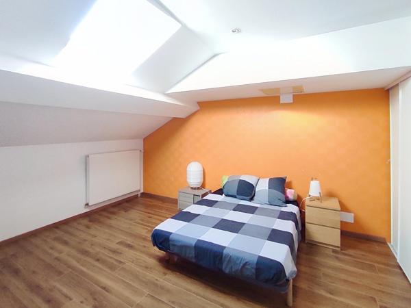 A Peltre maison de 135 m2 au cœur du village, 3 chambres, jardin, entièrement rénovée, atypique et charme