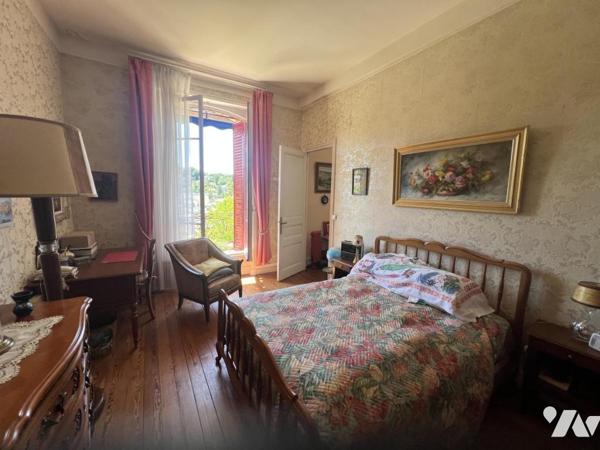 BAGNOLES DE L'ORNE, appartement 2 pièces, vue sur Lac avec parking privé