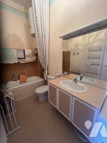 BAGNOLES DE L'ORNE, appartement 2 pièces, vue sur Lac avec parking privé