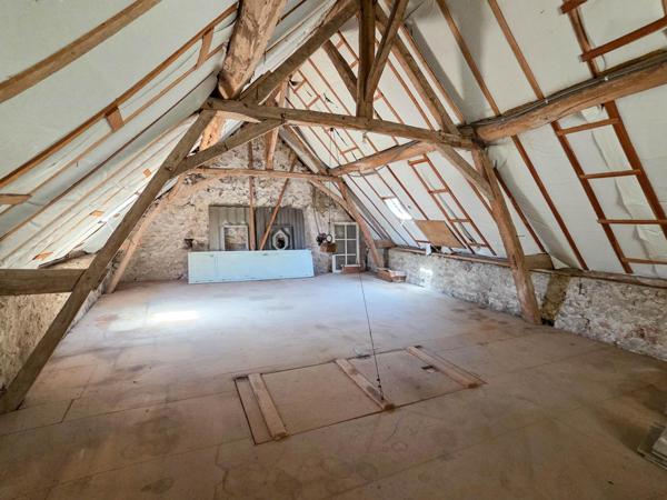 Ensemble de 2 bâtis sur plus d'1.5 hectare !