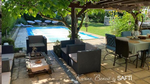 Maison d'archithecte avec une vue panoramique sur la Seine