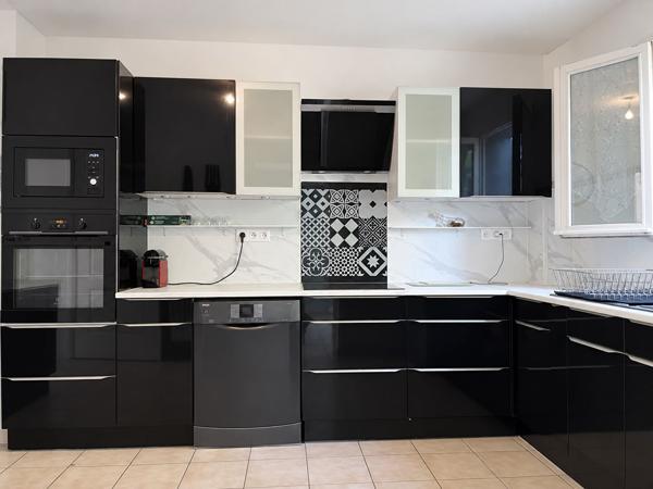 Maison individuelle 132 m2 - 4 chambres - bourg de Savigny