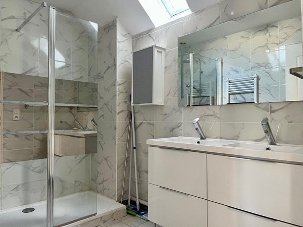 Maison individuelle 132 m2 - 4 chambres - bourg de Savigny