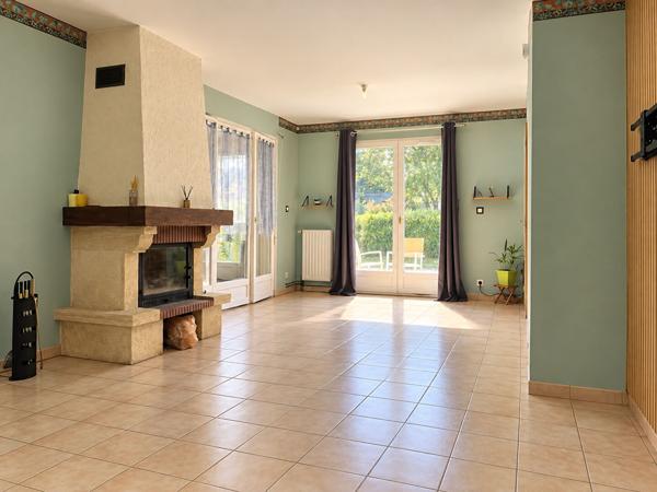 Maison individuelle 132 m2 - 4 chambres - bourg de Savigny