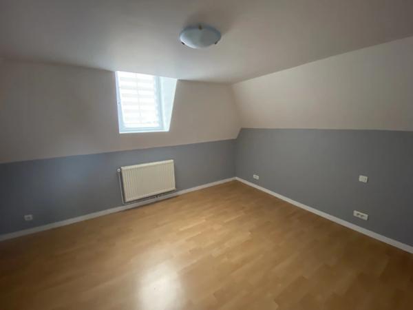 Location                                                      Appartement
                        
                     4 pièces                      80 m2                     à Saint-Quentin
