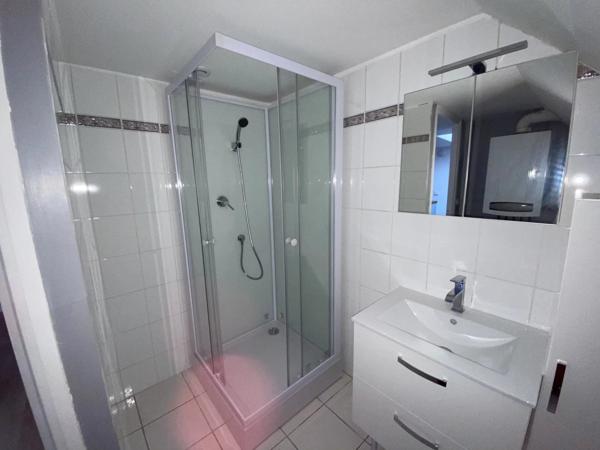 Location                                                      Appartement
                        
                     4 pièces                      80 m2                     à Saint-Quentin