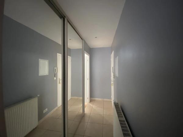 Location                                                      Appartement
                        
                     4 pièces                      80 m2                     à Saint-Quentin