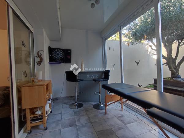 appartement T3 avec terrasse , patio et place de parking