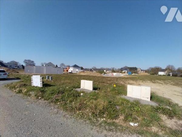 Centre bourg de ST DIDIER, à Vendre, 3 lots de terrains à bâtir de 358 et 346 m2. Bornés et via...