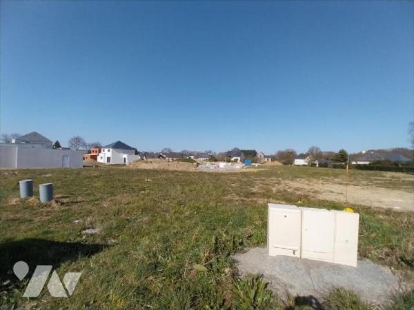 Centre bourg de ST DIDIER, à Vendre, 3 lots de terrains à bâtir de 358 et 346 m2. Bornés et via...