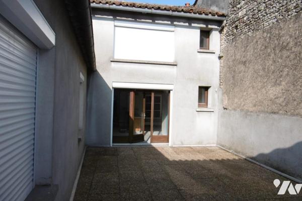 ENSEMBLE IMMOBILIER LOCAL COMMERCIAL HABITATION TERRASSE 300 m² habitables