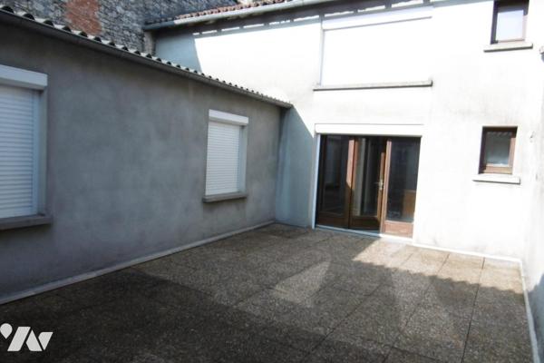 ENSEMBLE IMMOBILIER LOCAL COMMERCIAL HABITATION TERRASSE 300 m² habitables