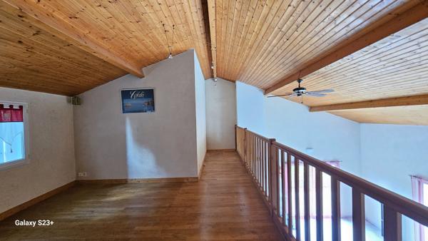 PAVILLON DE 145 M² AVEC JARDIN DE 1210 M²