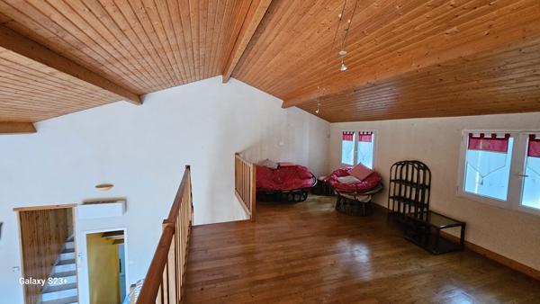 PAVILLON DE 145 M² AVEC JARDIN DE 1210 M²