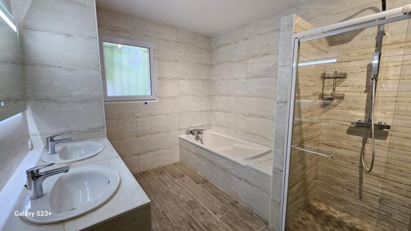 PAVILLON DE 145 M² AVEC JARDIN DE 1210 M²
