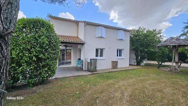 PAVILLON DE 145 M² AVEC JARDIN DE 1210 M²