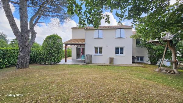 PAVILLON DE 145 M² AVEC JARDIN DE 1210 M²