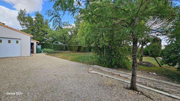 PAVILLON DE 145 M² AVEC JARDIN DE 1210 M²