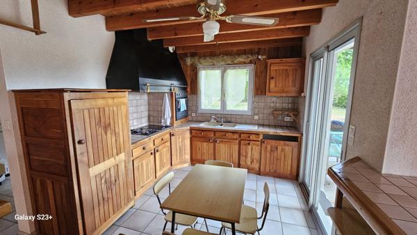 PAVILLON DE 145 M² AVEC JARDIN DE 1210 M²