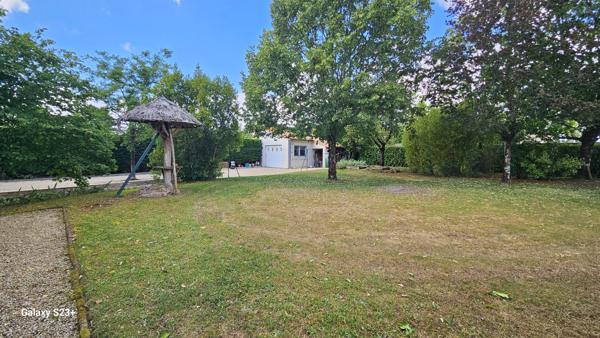 PAVILLON DE 145 M² AVEC JARDIN DE 1210 M²