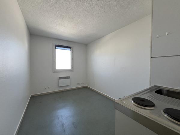 Appartement à louer 350 € CC Tours 1 pièce 12 m² DPE C