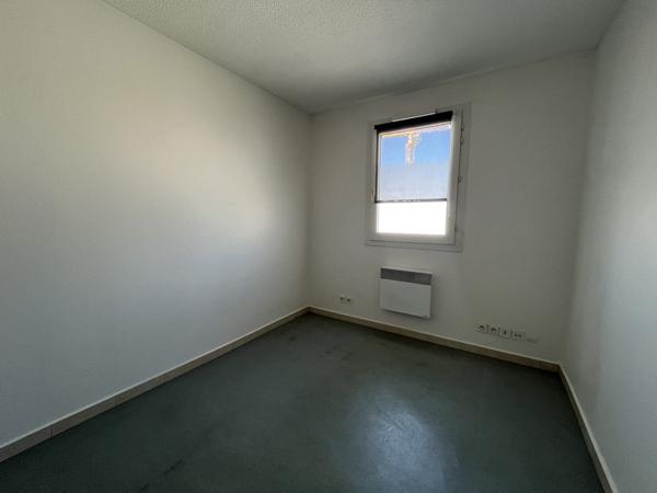 Appartement à louer 350 € CC Tours 1 pièce 12 m² DPE C