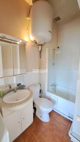 Pau (64000) Studio HYPERCENTRE au CALME + DERNIER ETAGE