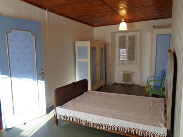 Pradelles(43), maison de ville de 72 m2 habitables + cave + combles