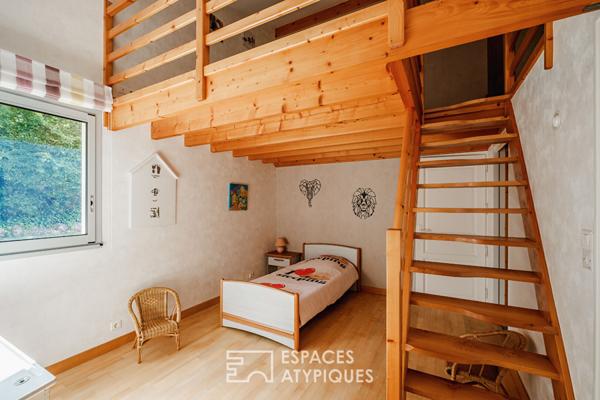 Villa d’architecte avec piscine et parc paysager