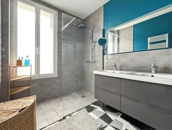 Colombes (92) – Quartier pavillonnaire calme – Maison familiale 3 chambres en parfait état avec terrasse et sous-sol total